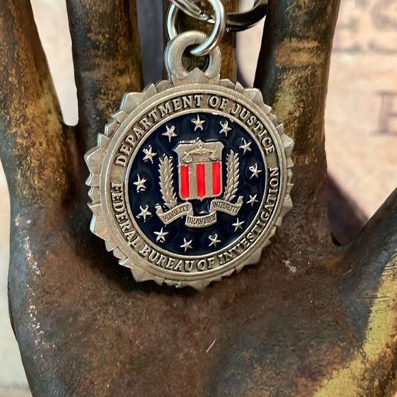 NWT Heritage Pewter FBI Key Fob Made in USA Unisex - Picture 1 of 3